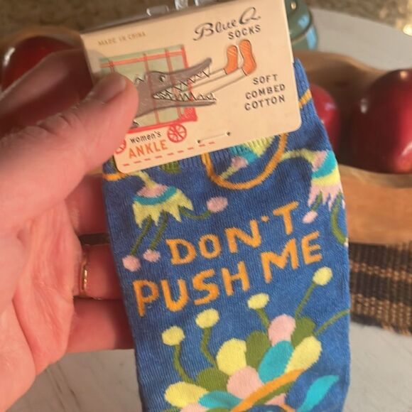 NWT Blue Q “Don’t Push Me” ankle socks - Picture 4 of 7
